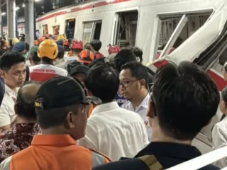 Tragedi Tabrakan Kereta di Stasiun Bekasi Timur, 106 Korban, 16 Tewas