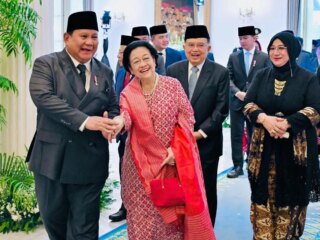 Mengapa Jokowi Tak Diundang Prabowo?