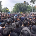 Rakyat Melawan! - Fusilat News