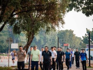 Situasi Jakarta Aman, Menkopolkam, Kapolda, dan Pangdam Jaya Olahraga Bersama di GBK