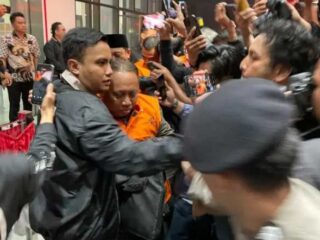 MEMBENAHI JALUR MANDIRI PERGURUAN TINGGI NEGERIBelajar dari Dugaan Korupsi Penerimaan Mahasiswa Baru di Universitas Jenderal Soedirman